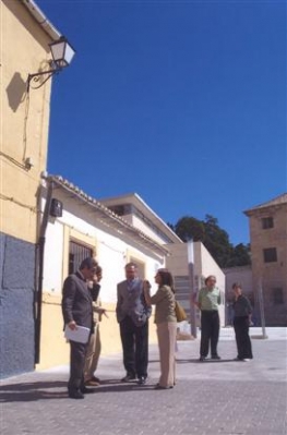 Presentación del proyecto de rehabilitación de casas aledañas a la Casa-Museo, el 25 de mayo de 2002
