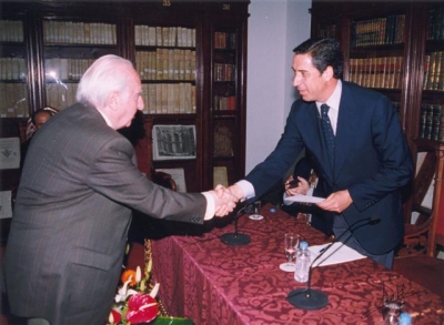 Leopoldo de Luis, ganador del Premio Internacional de Poesía Miguel Hernández, edición 1999. 