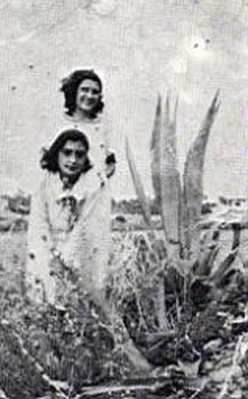Josefina Manresa con su hermana
